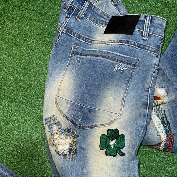 Filthy Wealth Clover Blue Distressed Denim Jeans Size 36 - Picture 3 of 11
